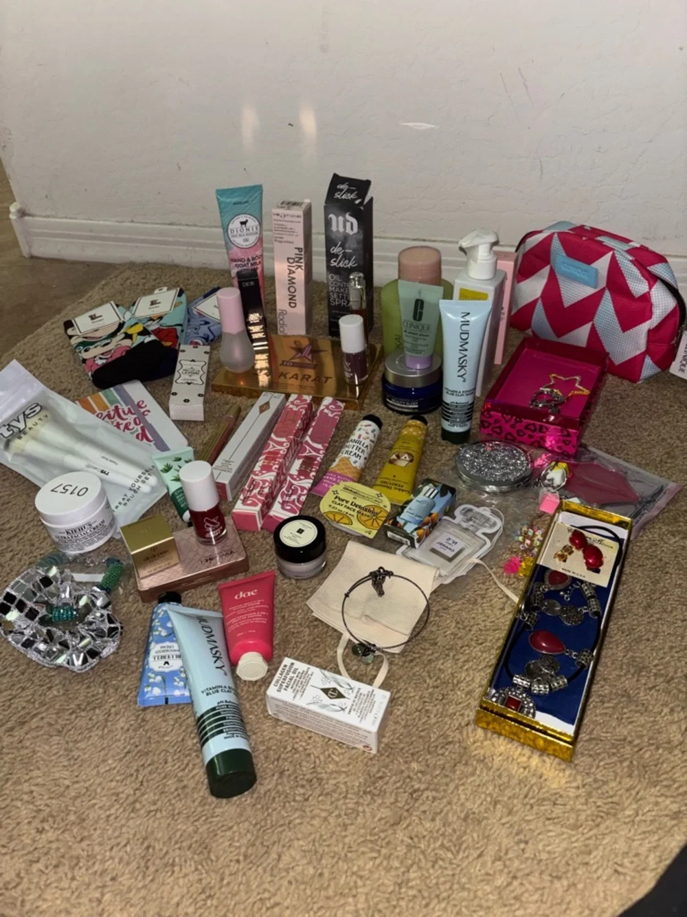 Lowwwwww start get this shit out of my closet - Picture 5 of 6